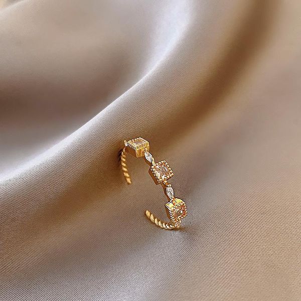 

2020 new arrival trendy simple crystal geometric rings for women students elegant fashion gold color metal party jewelry, Golden;silver