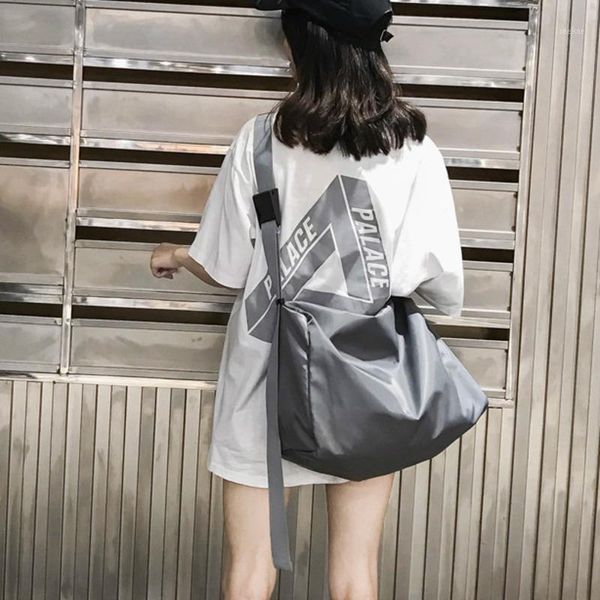

2020 new fashion simple solid color one shoulder crossbody travel bag women's large capacity outdoor large pack b5821