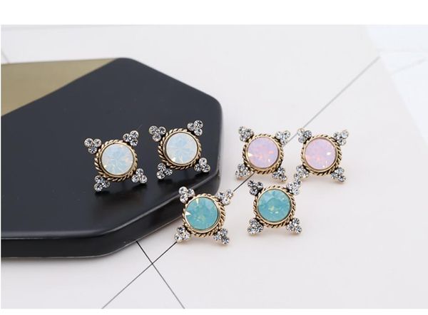 

2020 the new style retro earrings in japan and south korea of s925 silver needle color protein diamond 389, Golden;silver