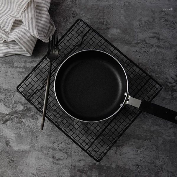 

black grid baking tray stand biscuit cookie pie bread cake rack cooling rack shoot accessories props pgraphy for p1