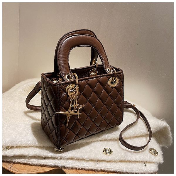 

fashion bag women's autumn and winter 2021 new style chaolingge hand single shoulder messenger versatile diana