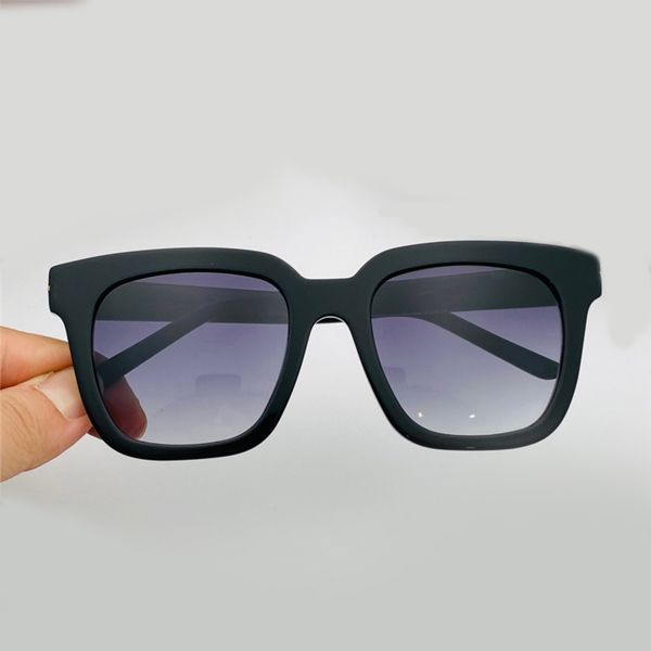 

690 new men women sunglasses fashion classic square full frame uv protection lens popular summer style sunglasses come with case, White;black