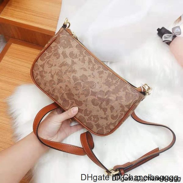

the designer designs a high-quality, exquisite light moon tooth and mahjong bag for women in 2020
