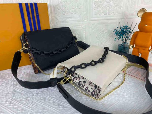 

2021 women's designer handbags tote classic pattern hand wash bag size 25*20cm