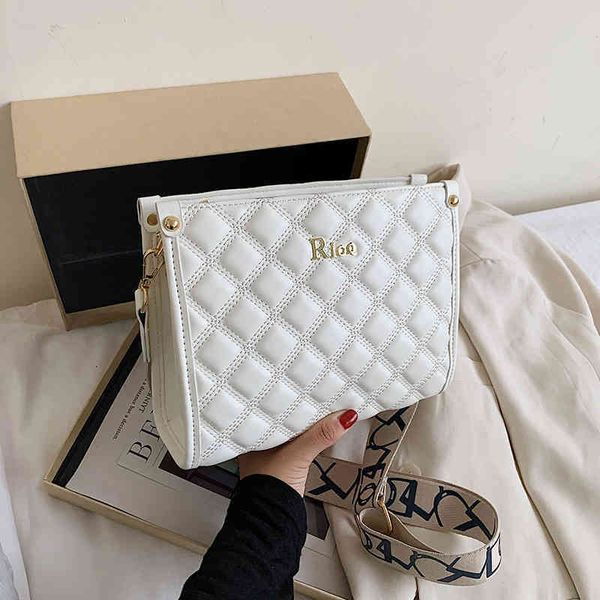 

2022 factory outlet fashionable embroidered thread women's fashion summer versatile ins messenger net red small square bag e29f