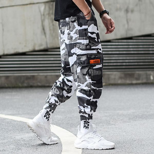 

2021 new fashion streetwear casual joggers men gray camouflage big pocket pants embroidery designer hip hop trousers m25d, Black