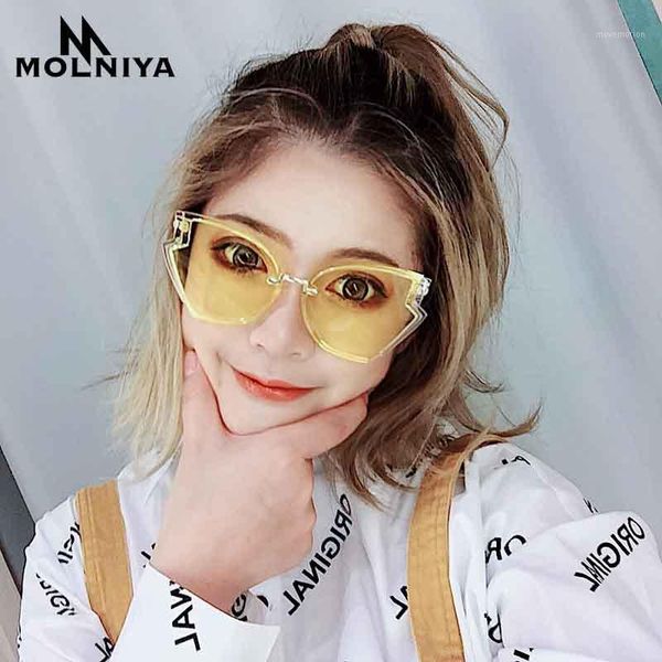 

new cat eye sunglasses women metal big sun glasses fashion irregular frame pearl chain decoration gradient eyeglasses uv4001, White;black