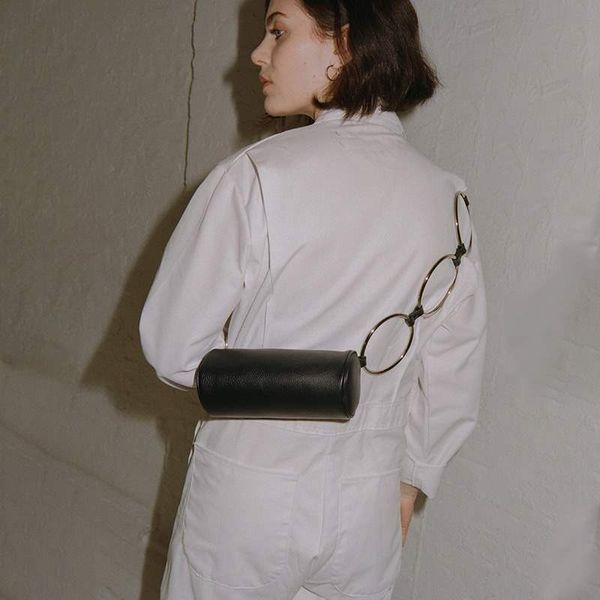 

небольшой дизайнер весна 2020 новая мода личностный цилиндр металлический кольцо женской сумки