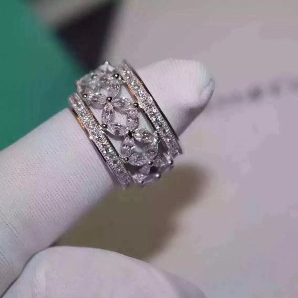 

tshou318 simple 925 sterling silver rings for women four leaf flower band silver jewelry 201026, Golden;silver