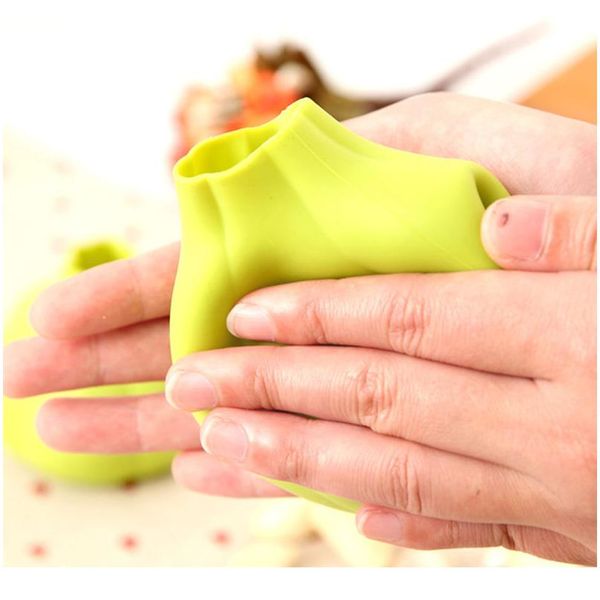 

creative rubber garlic peeler garlic presses ultra soft peeled garlic stripping tool home kitchen accessori sqcdkr