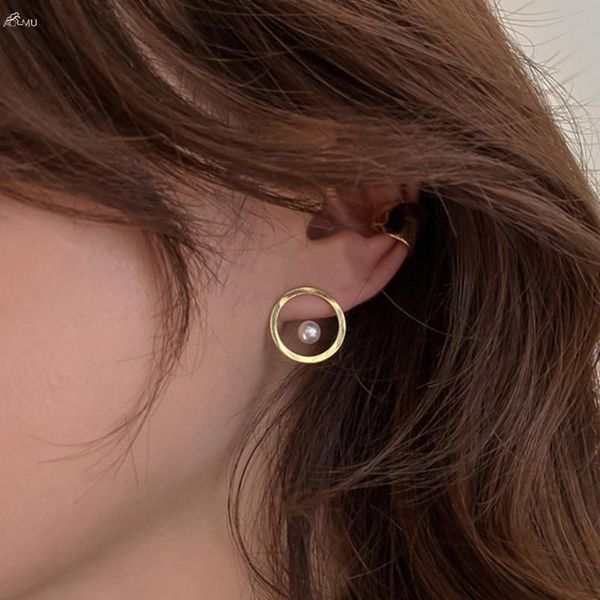 

aomu 2021 корея мода винтаж геометрические полые круглые металлические кристаллические жемчужные серьги для женщин пальты украшенные подарки, Golden;silver