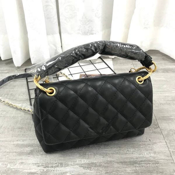 

2020latest fashion ladies handbag leather ladies handbag size 21*14*9cm