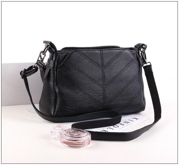 

shoulder bags women's bags, middle-aged messenger simple leather, versatile