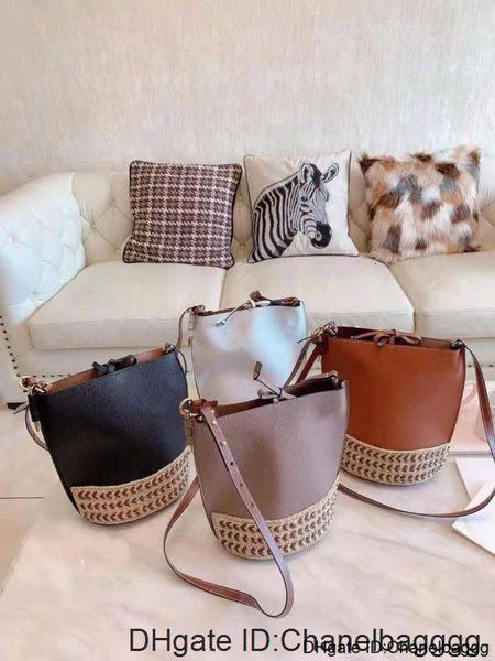 

designer designs high-quality stitching braided water single shoulder drum bag, size 19*29*15