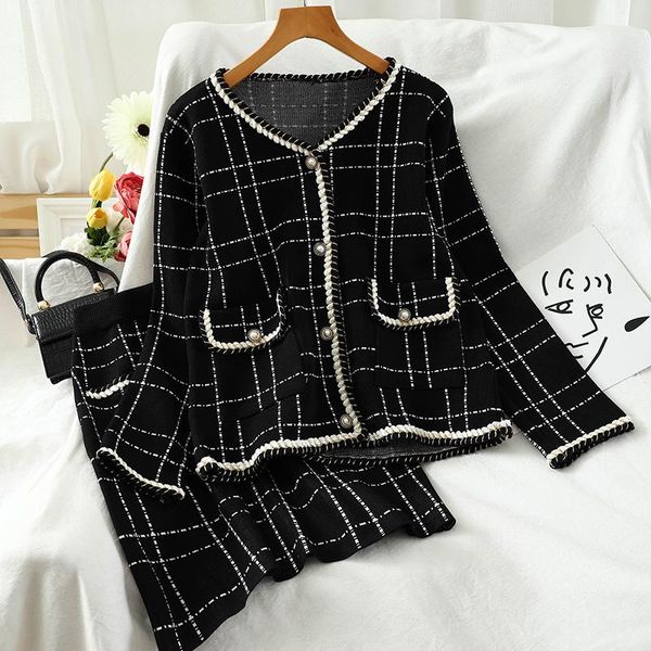 

2020 fashion suit fall/winter new v-neck loose plaid + two-piece knit skirt tz645, Gray