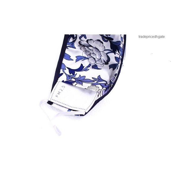 

anti-dust pm2.5 shippingfashion valves women men fabreathing windproof outdoor washable mask filter protective with pad v86u