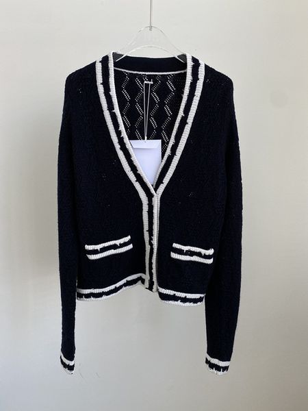 

new 22 early spring holiday series knitted cardigan, White