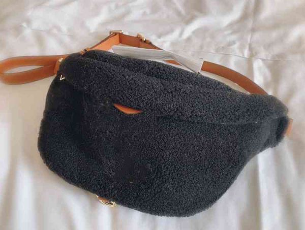 

fur designer women teddy fanny pack bag luxurys designers bags paris brand lambswool fur plush printed crossbody waist handbags woman lambs