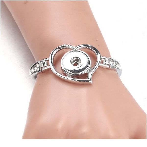 

new snap button bracelet love heart crystal 18mm snap jewelry for men women adjustable snap brace bbyiqt, Golden;silver