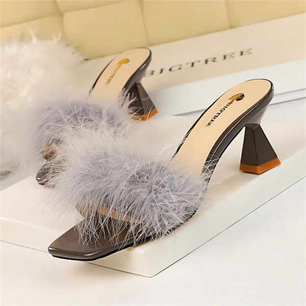 

2021 new summer colorful furry skin women's slippers 6.5 in high-heeled sandals with open-foot square toe fo1e, Black
