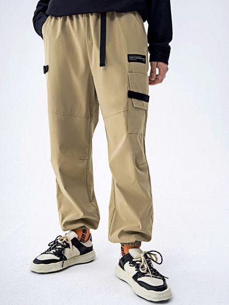

men letter patched detail buckled flap pocket pants 412k#, Black