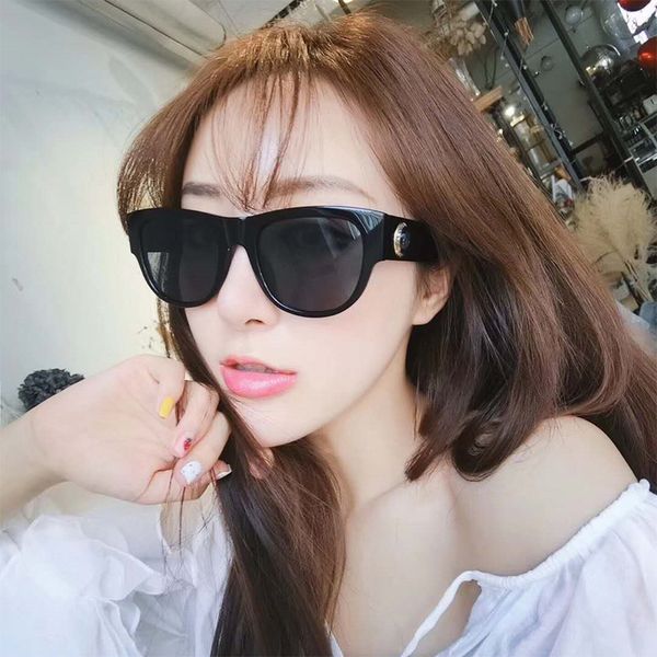 

new fashion versatile sunglasses for men and women designer aws, White;black