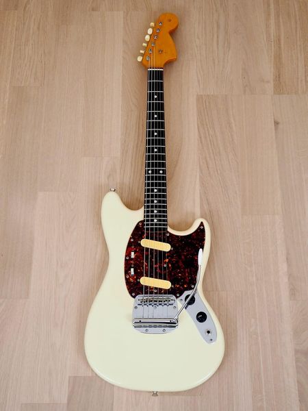 

olympic white finish wholesale electric guitar, solid mahogany body chrome hardware, ing