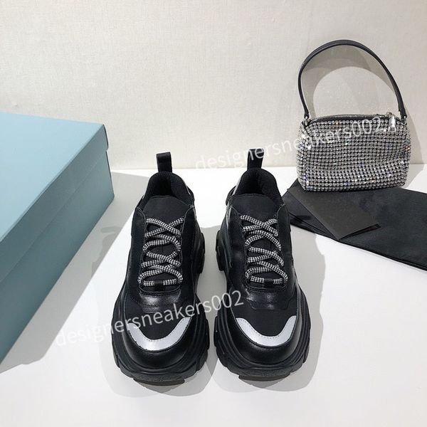 

2021new Man Walking Sneakers Men Women Black Red Casual Shoes Fashion Paris Sneakers rx201213