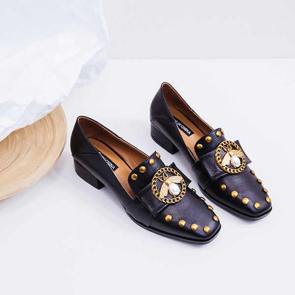 

women's genuine leather bee flats loafers brand designer chain rivet leisure moccasins square toe comfortable shoes plus size c1120, Black