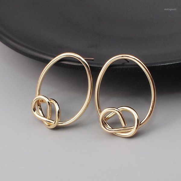 

stud simple gold color alloy earrings for women twisted metal geometric jewelry wholesale 2021 ukmoc1, Golden;silver