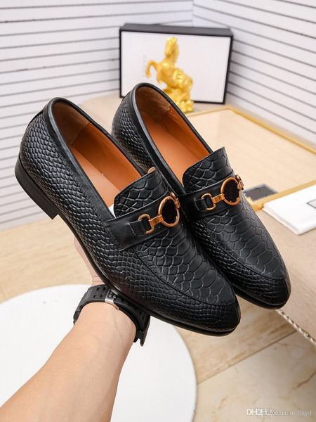 

18 19ss new business luxury dress shoe men genuine leather casual shoes carved brogue gentleman shoes formal men wedding shoes 44, Black