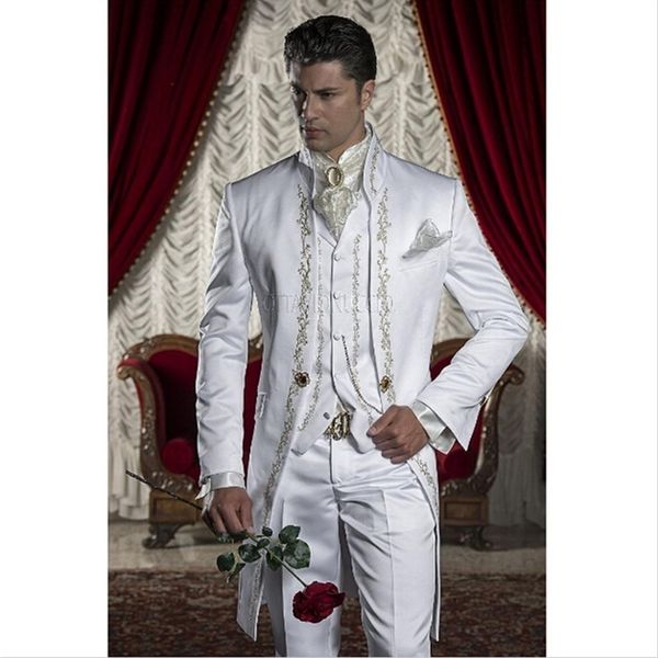 Estilo Clássico Doelho Bordado Noivo TuxeDos Branco Groomsmen Homens Prom Ternos De Prom Fatos Blazer com Calças (Casaco + Calças + Colete) Y201026