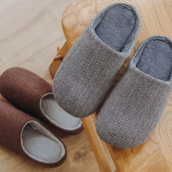 

luxury designers winter indoor warm women slippers fur home shoe female girl nonslip memory foam cotton house shoes y200424, Black
