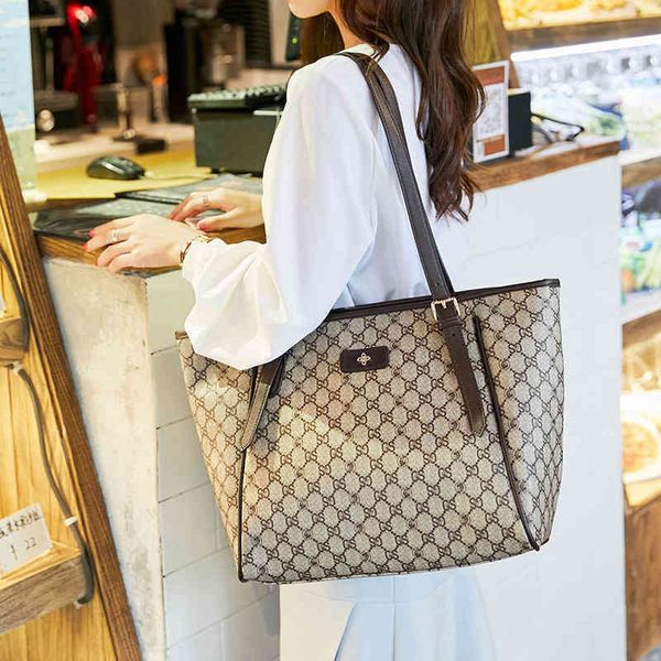 

2022 latest handbag factory store carlo daisy's shoulder bag women's large capacity simple tot old flower