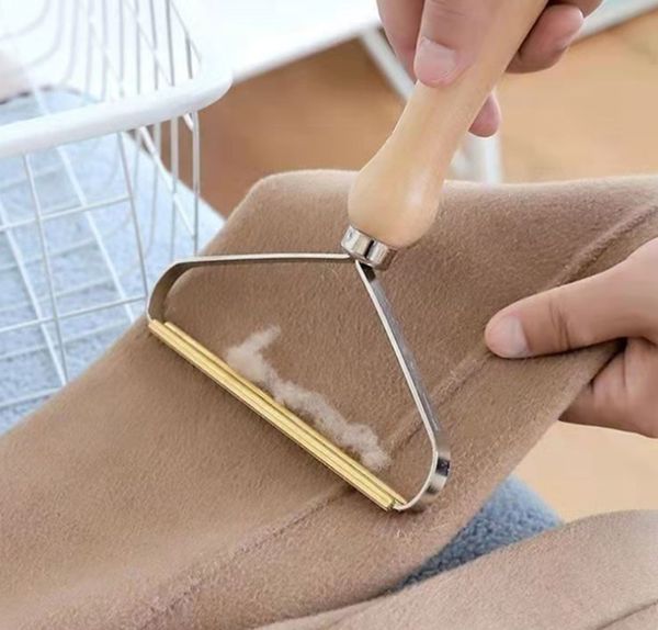 Ahşap Saplı Taşınabilir Saç Sökücü Yün Palto Kabartmak Kumaş Tıraş Fırçalar Lint Temizleme Kazak Dokuma Kürk Sökücüler Saç Fırçalar Temizlik Araçları USPS Için