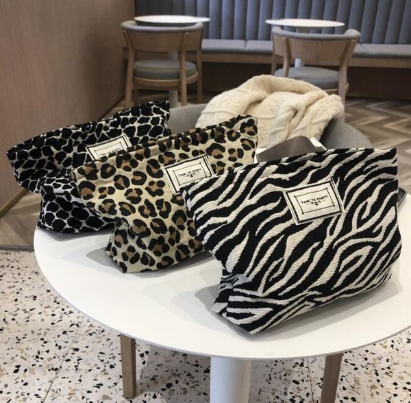 

women canvas leopard prints large capacity cosmetic bag size 27*18*5cm