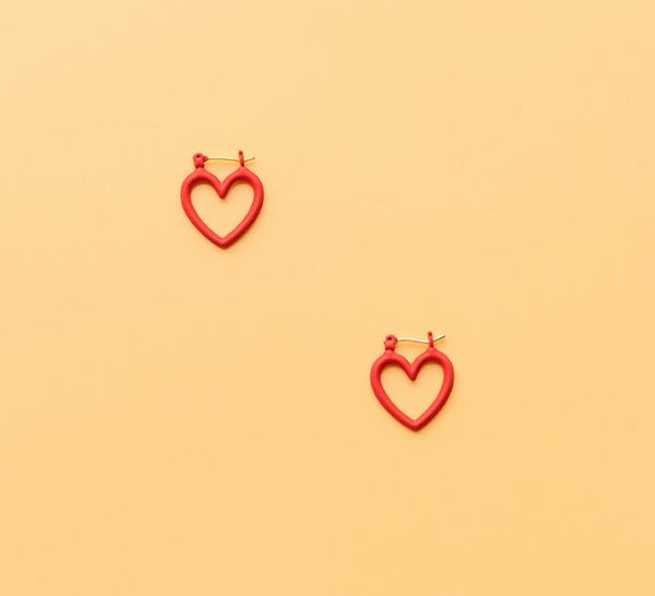 

2020 the new original super sweet and small frosted spray paint texture hollow small rainbow heart ear nail 519, Golden;silver