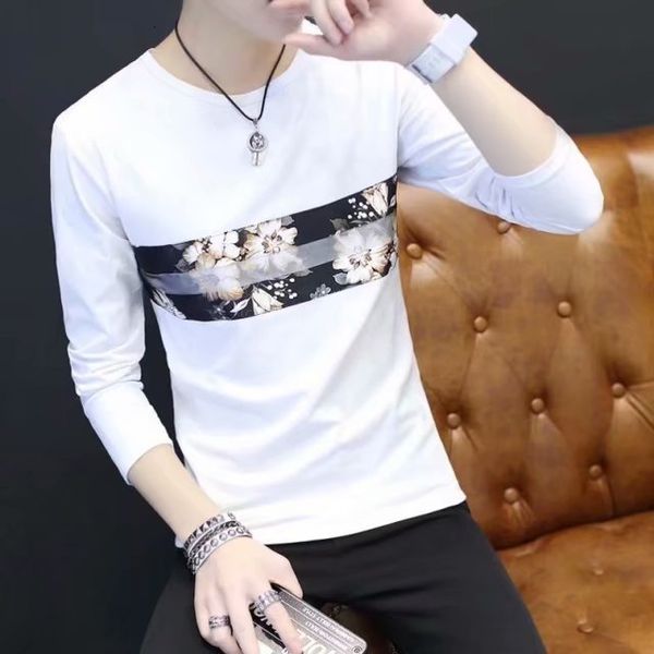 

spring and autumn new boys' round neck long sleeve small mosaic t-shirt trend of korean slim young people's undershirt, White;black