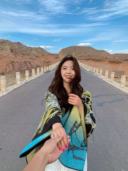 

wear sunscreen and warm scarf in autumn and winter klwe, Blue;gray