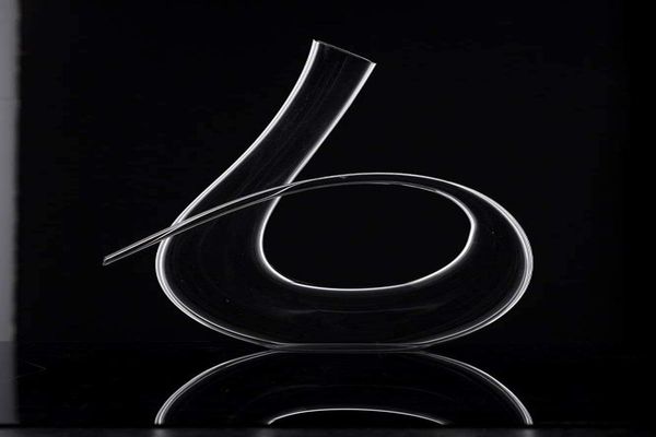 

twisted horn wine decanter lead crystal wine aerating decanter that holds 1500ml twisted horn decanter jllzak