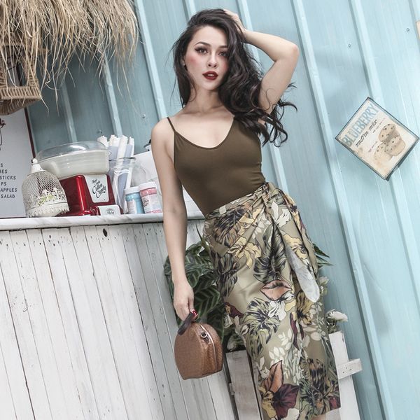 

2021 new elegant summer vacation a piece of cetin thin high rise designed printed exit no sticky resverable tissue 18pf, Black