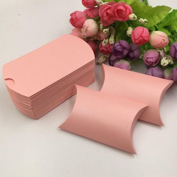 

50pcs sweet lovely decoration paper candy box rustic pink favor gift boxes pillow style diy packing strong box wmtwqv