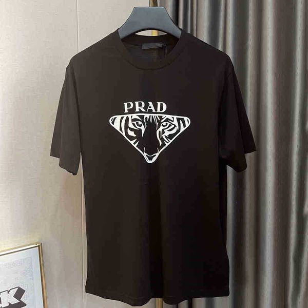 

men's designer brand p 2022rada spring and summer new tiger head triangle t-shirt, foreign style round neck, loose inside outside, prin, White;black