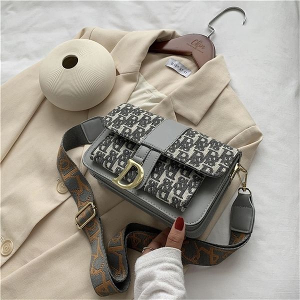 

outlet sale 80% off advanced series single shoulder autumn new embroidery letter small square versatile retro fashion women's messenger