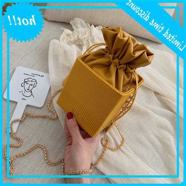 

2020ins super fire small girl's messenger fashion new korean versatile box bag