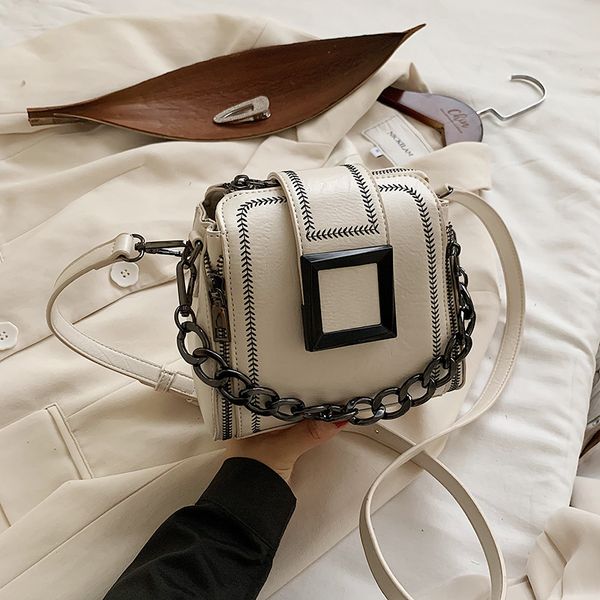 

2020 новая мода сплошная цветовая цепь pu кожаные козырежные сумки женщины высококачественные дизайнерские сумки дейджа мода сумки и кошелек