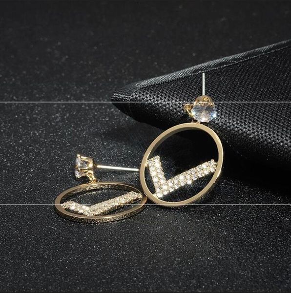 

new letter rhinestone earrings fashion golden shiny girl earrings circle earrings silver needle women&#39s accessories, Black