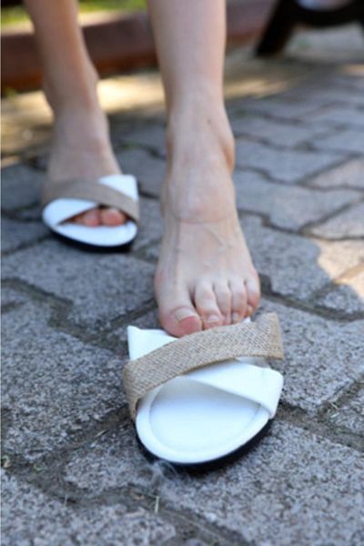 

slippers cross pattern, Black