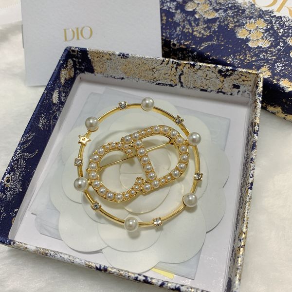 

special offer 70% off new letter diamond brooch high version brass mesh red hairpin, Golden;silver