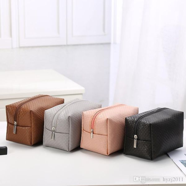 

stylish and simple cosmetic bag wash bag zipper pouch woven pu leather delivery